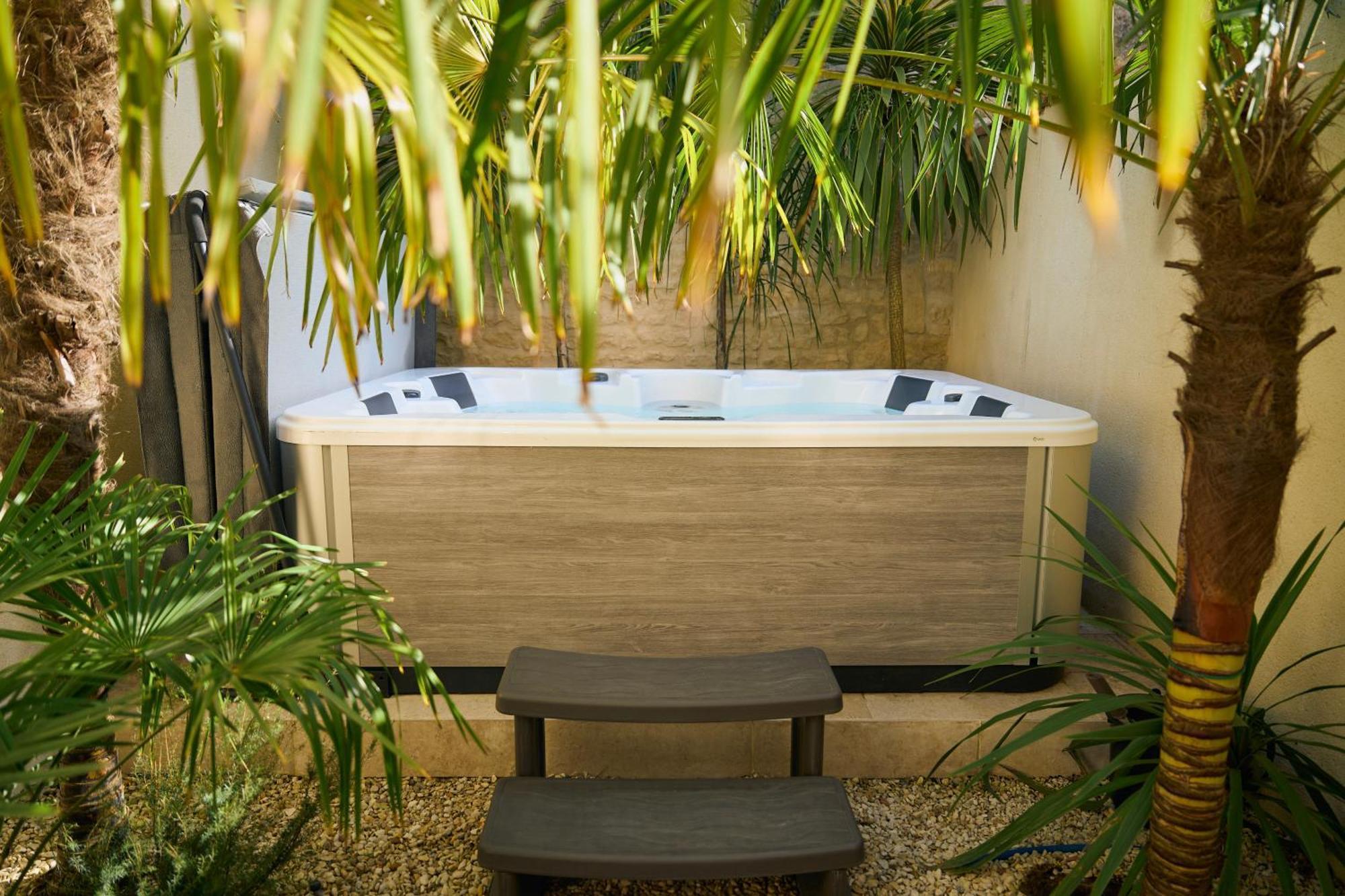 Suite Atypique - Jacuzzi Privatif En Centre Ville De Cognac Exteriör bild