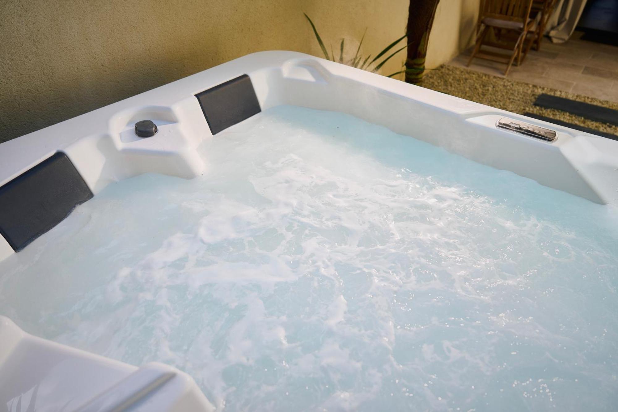 Suite Atypique - Jacuzzi Privatif En Centre Ville De Cognac Exteriör bild