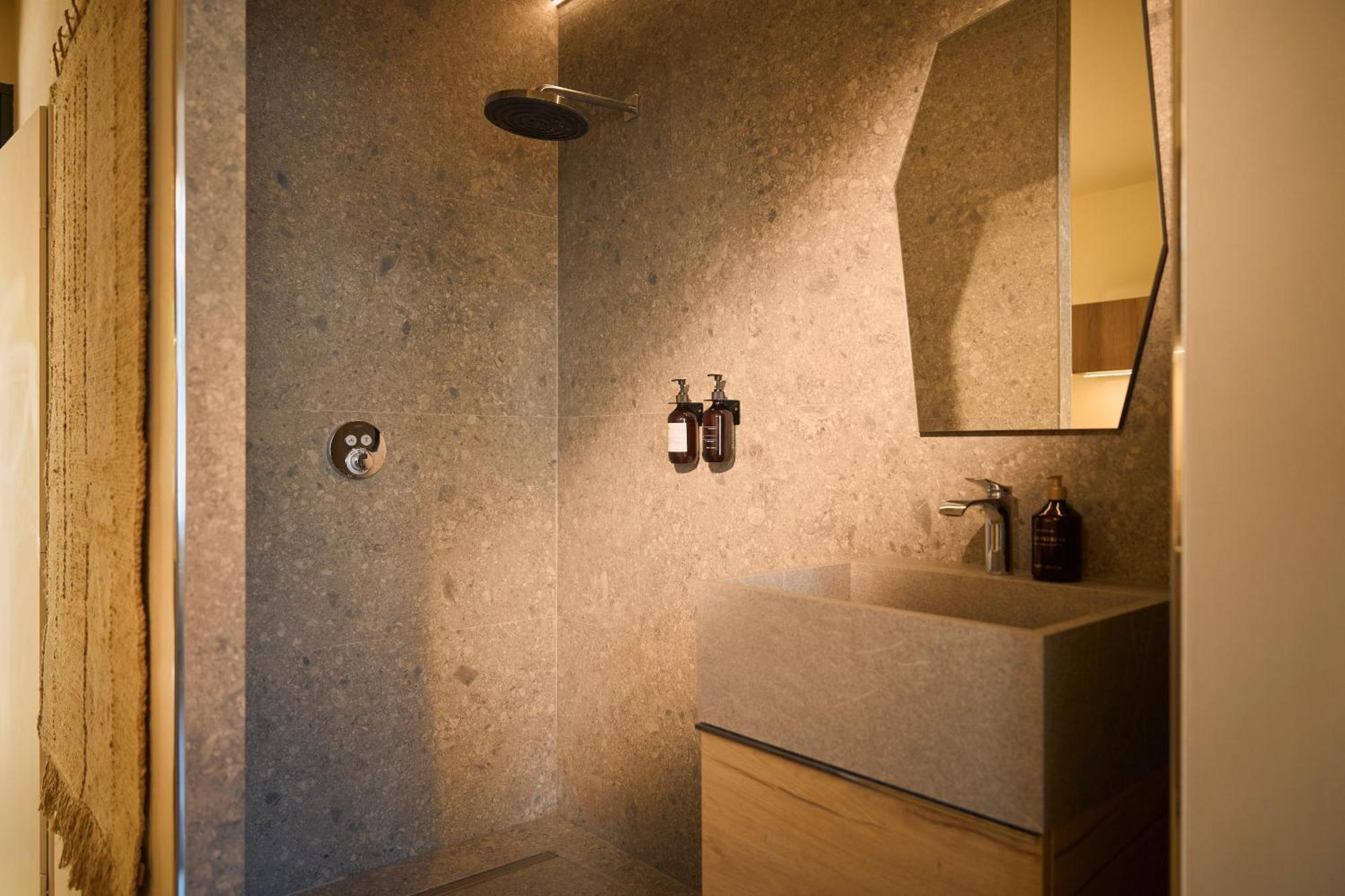 Suite Atypique - Jacuzzi Privatif En Centre Ville De Cognac Exteriör bild