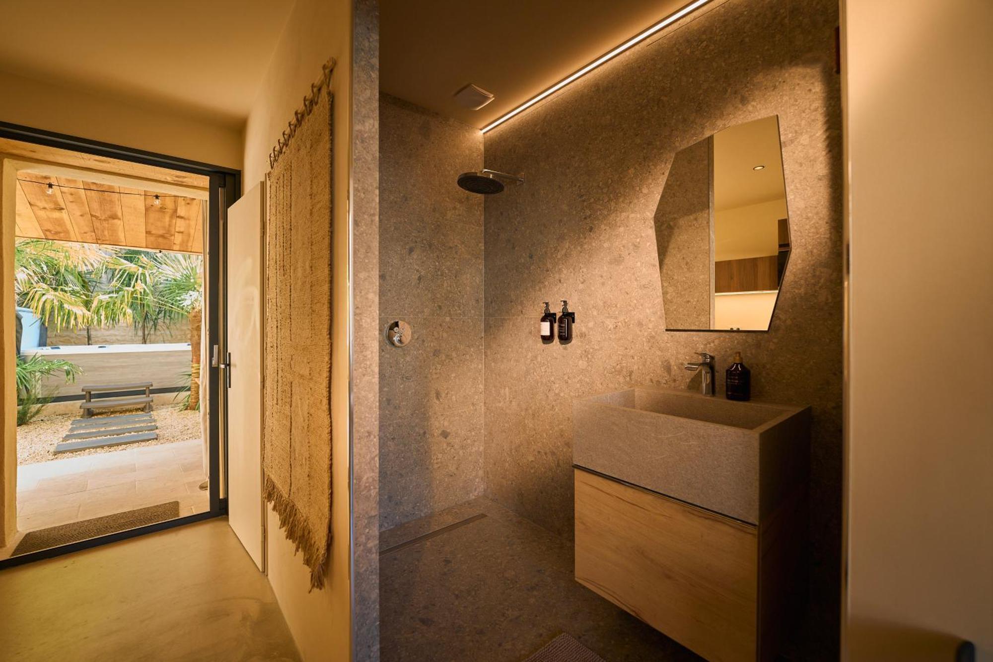 Suite Atypique - Jacuzzi Privatif En Centre Ville De Cognac Exteriör bild