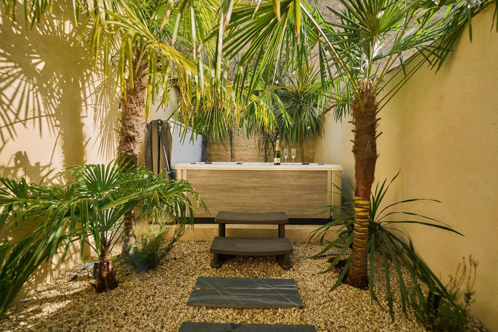Suite Atypique - Jacuzzi Privatif En Centre Ville De Cognac Exteriör bild